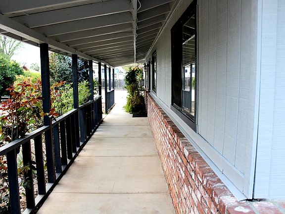 3rd image of 17387 Camden Dr