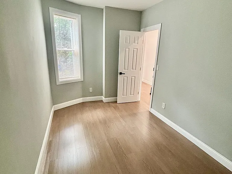 2070 E Lippincott St — Photo 11