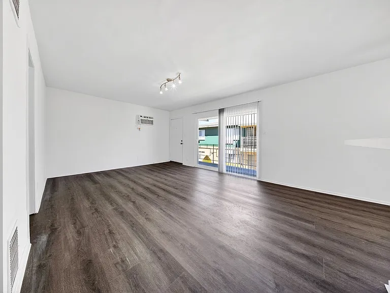 15114 Dickens St. — Photo 3