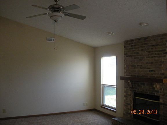 3rd image of 4724 Autumn Ln N