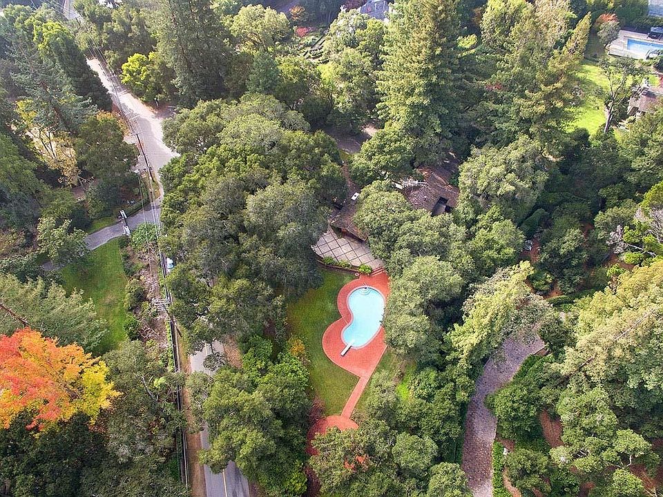 2nd image of 222 Camino Al Lago