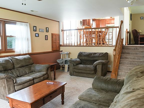 3rd image of 510 Dunbar St