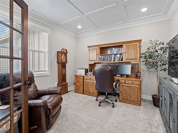 5th image of 1405 NW Arbor Dr