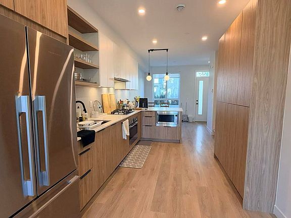 5th image of 715 Ducklow St