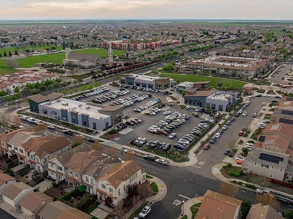 5th image of 3040 Village Plaza Dr