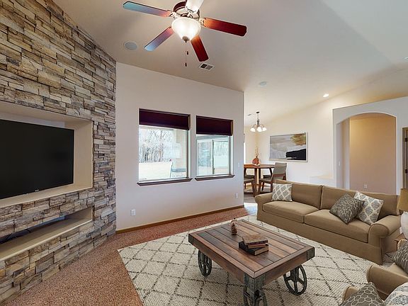 3rd image of 2939 River Bend Ct