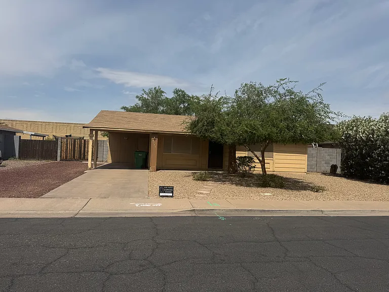 E Isabella Ave — Photo 1