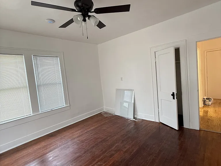 1120 W Mulberry St — Photo 8