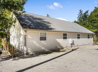 425 Eagle Dr, Reeds Spring, MO 65737