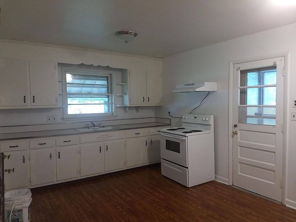 2nd image of 21201 Rutledge Ave