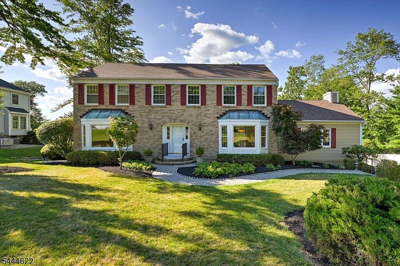1st image of 3 Dogwood Dr
