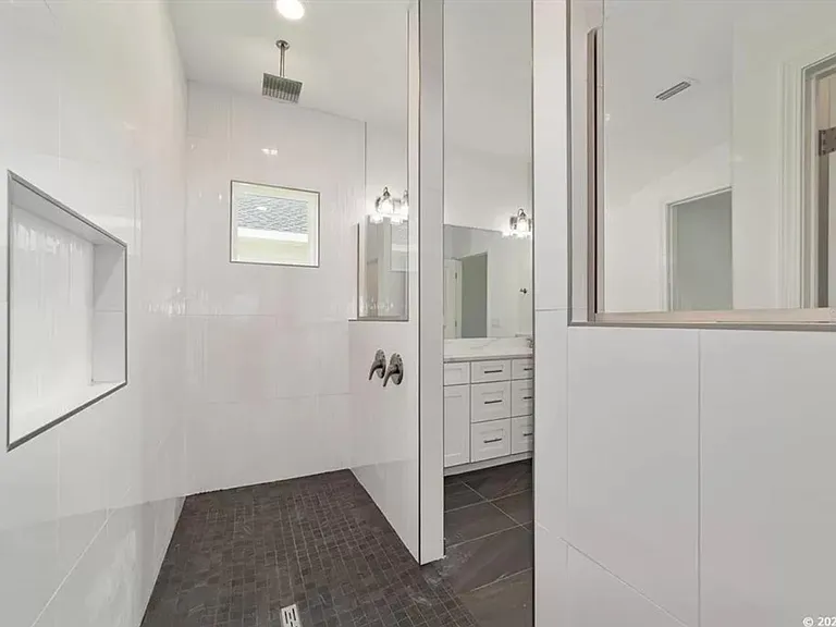 1394 SW 68th Ter — Photo 22