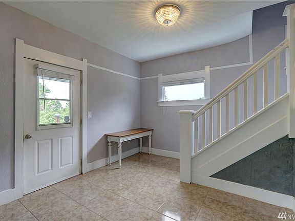 3rd image of 1908 S Yakima Ave
