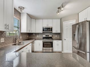 2880 Lost Cove Ct, Dickinson, TX 77539