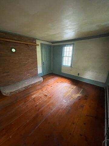 2nd image of 553 Hiltons Ln