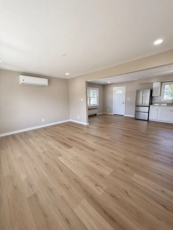 2 bed, 1.0 bath, 1100 sqft, $3,500 — Photo 3