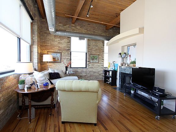 4th image of 1751 N Western Ave #409