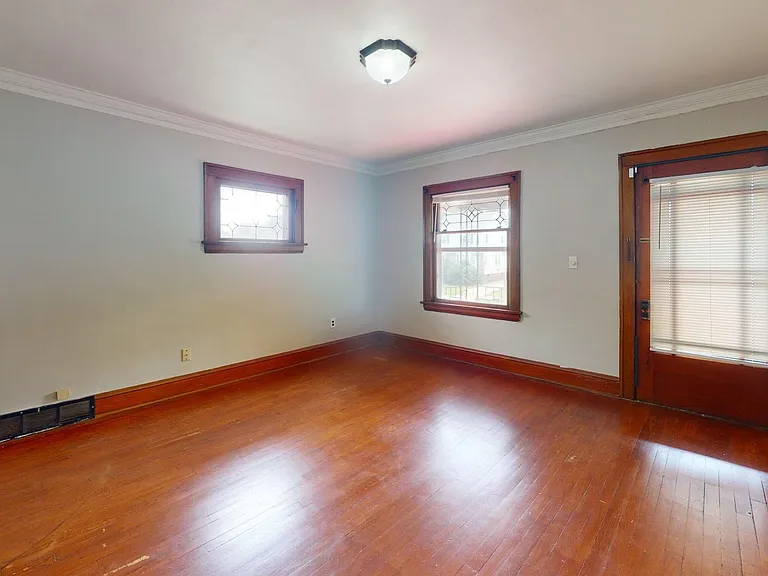 9715 Plymouth Ave — Photo 41