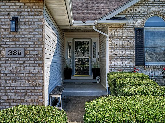 4th image of 285 Christina Way