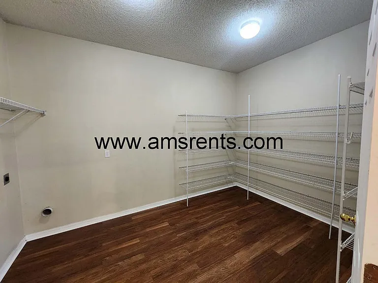 4036 Meadowlark Dr — Photo 13