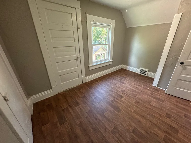 2873 Kansas Ave — Photo 13