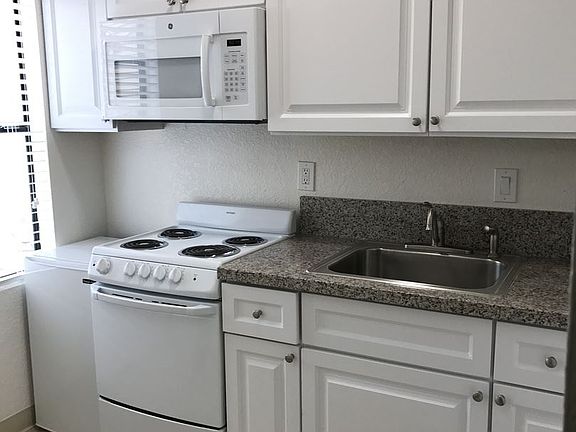 4th image of 1415 G St APT 27