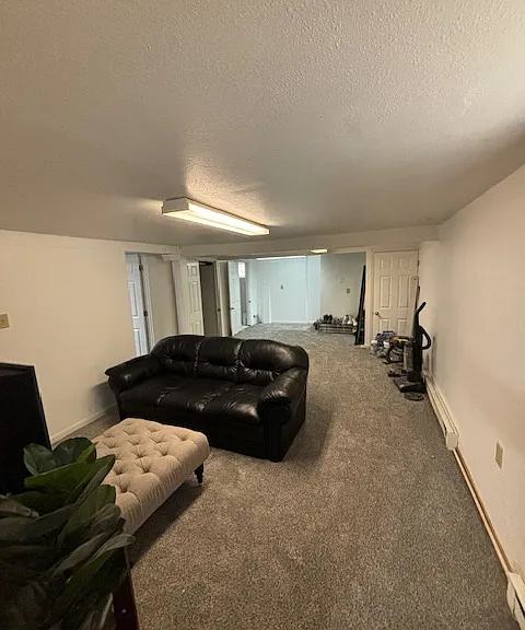 815 College St N — Photo 15