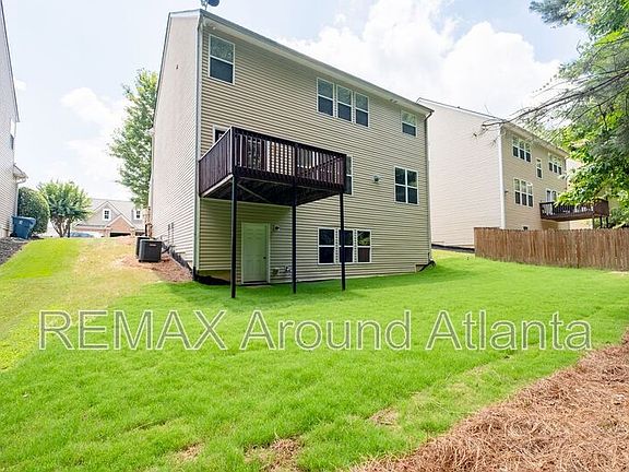4th image of 2531 Fieldview Way