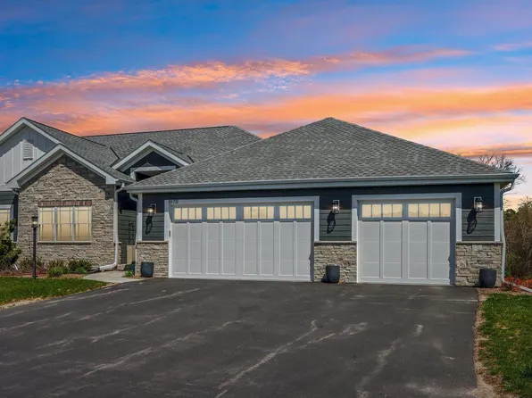 19711 Overstone DRIVE, Lannon, WI 53046