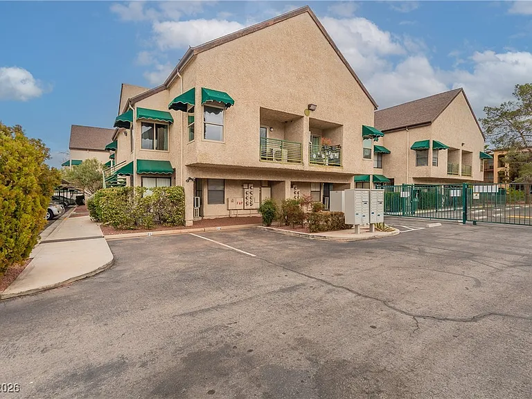 450 Elm Dr #206 — Photo 24