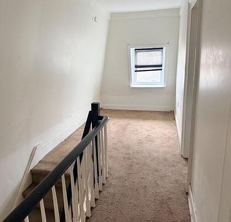 4th image of 38 Emmet St