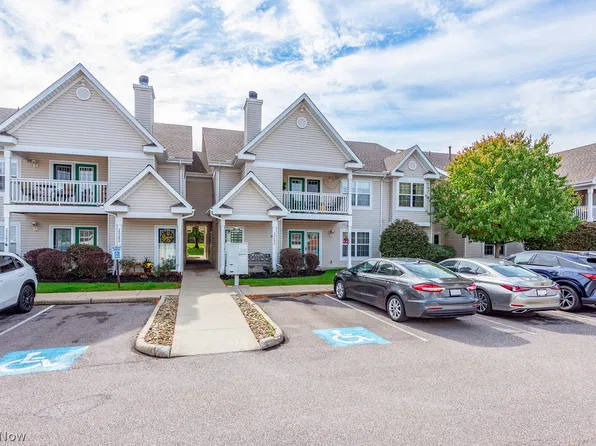 22691 Lenox Dr #614, Fairview Park, OH 44126