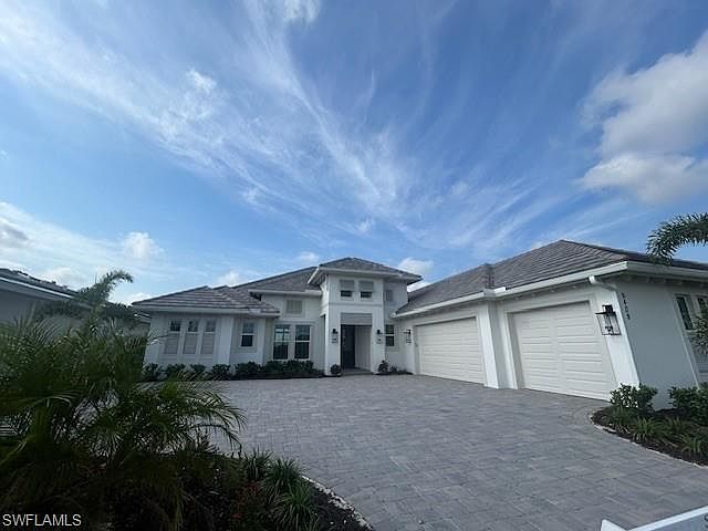 1st image of 9408 Loquat LN