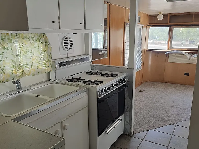 1659 W Wetmore Rd #2 — Photo 2