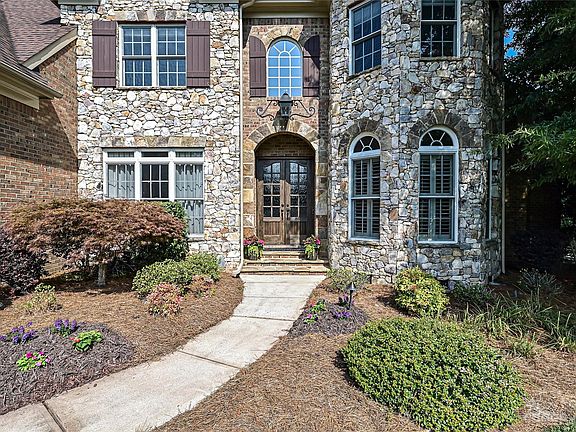 2nd image of 7523 Meadowgate Ln