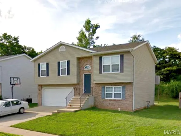 363 Sweetwater Ln, O Fallon, IL 62269