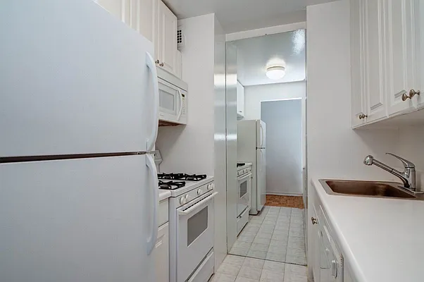 Rented by Compass | media 9