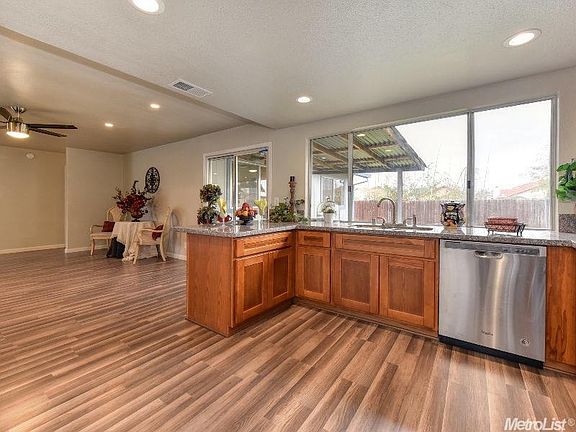 3rd image of 7415 Rock Creek Way