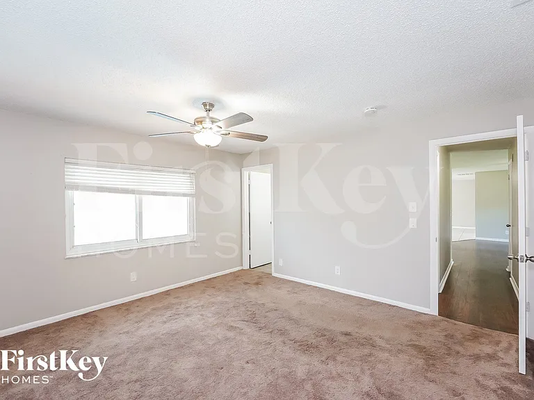 1304 Wilmette St — Photo 7