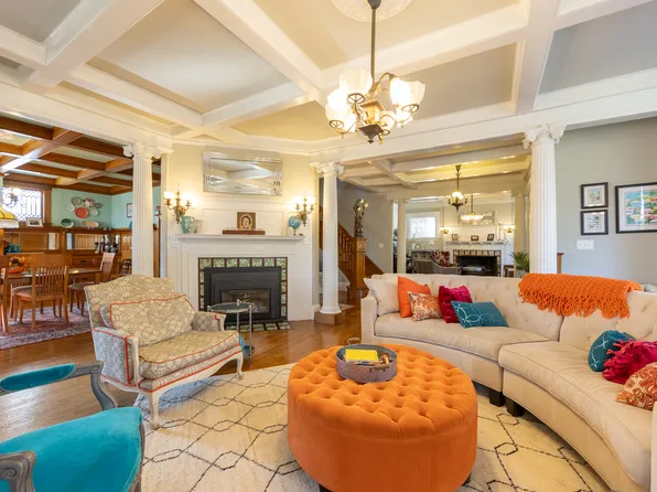 85 Adin St, Hopedale, MA 01747