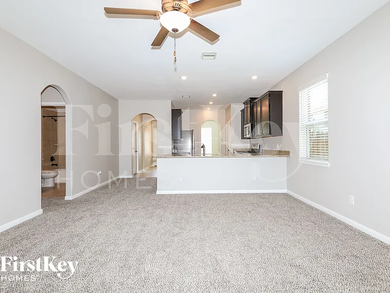 8981 Oval Glass St — Photo 3