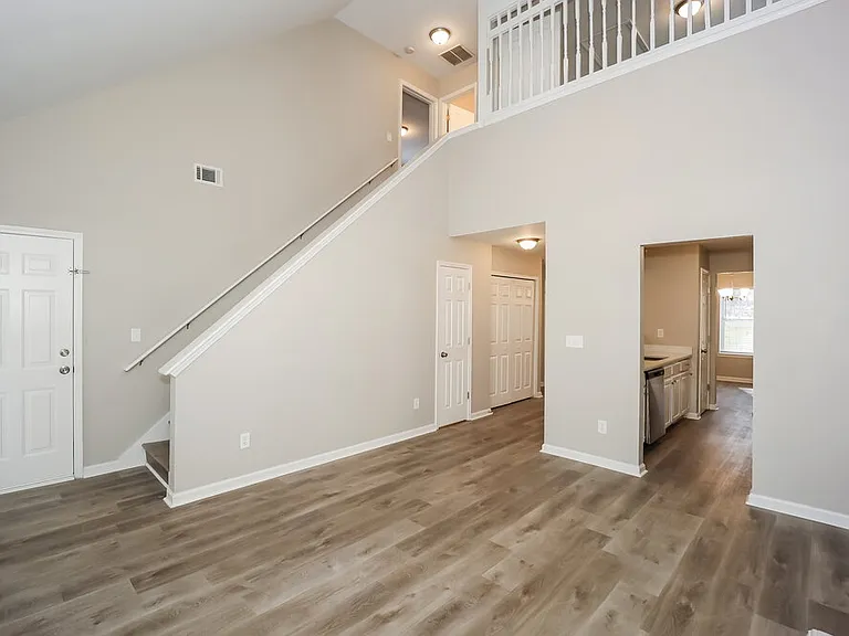 4423 Ravenwood Dr — Photo 6