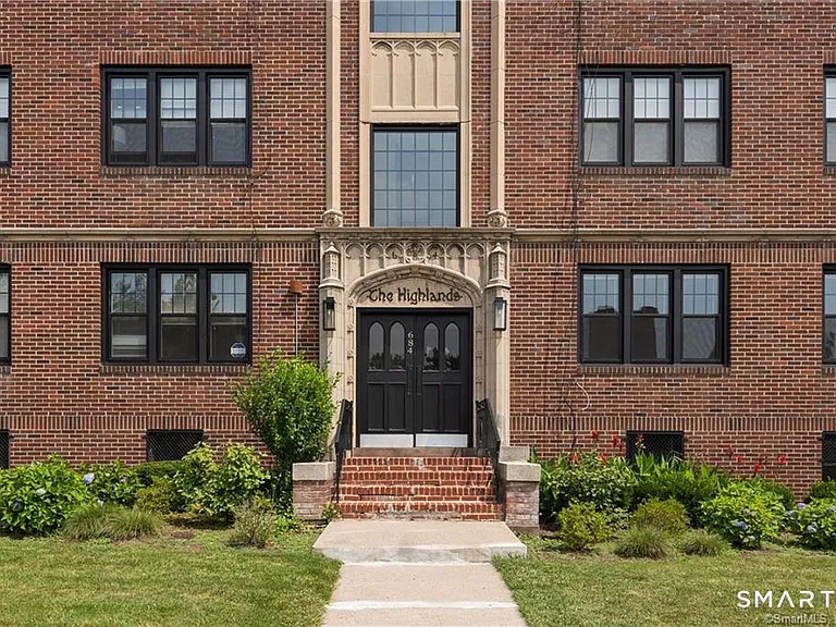 684 Farmington Ave #B6 — Photo 2
