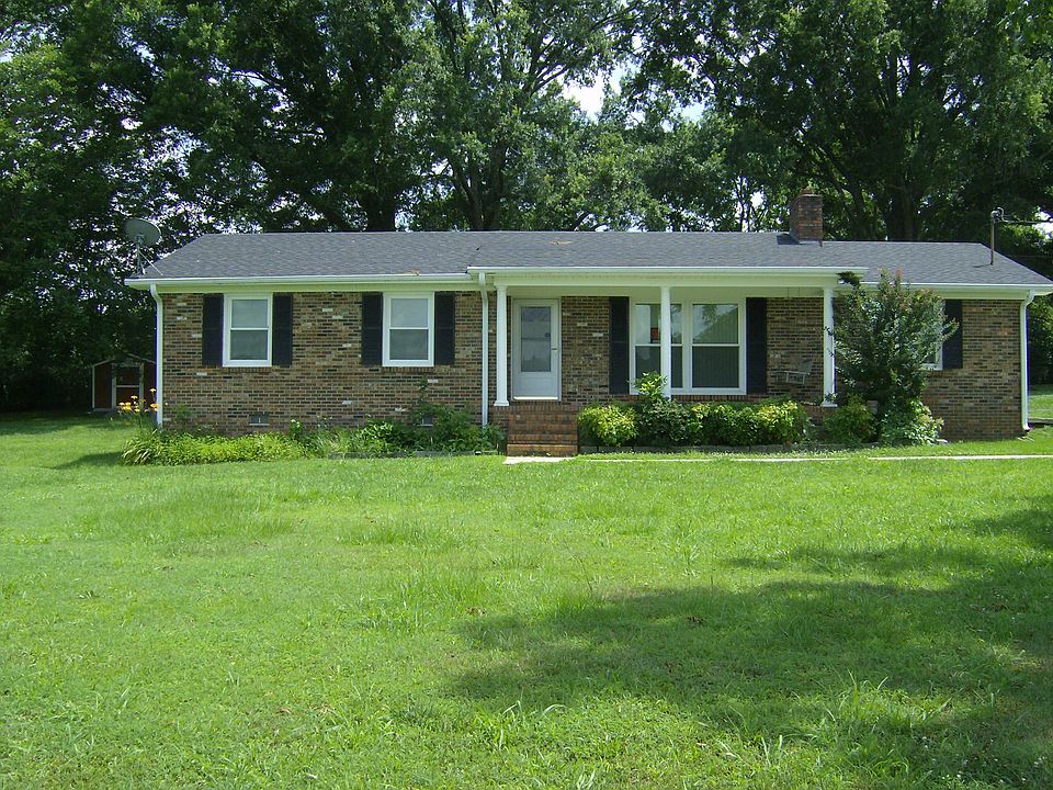 1st image of 815 Steenson Private Drive