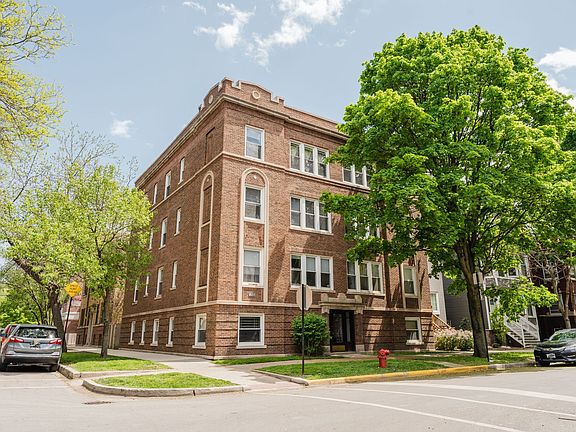 2nd image of 3655-3657 N Marshfield Ave #3655-2