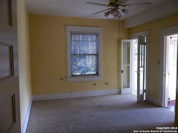3rd image of 149 E Woodlawn Ave