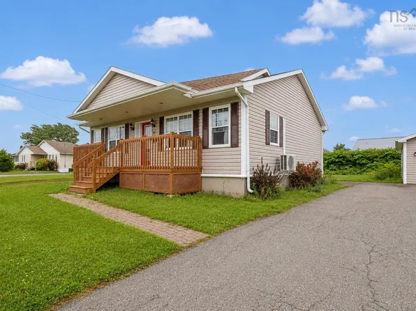 16 Water St, Glace Bay, NS B1A 1R3