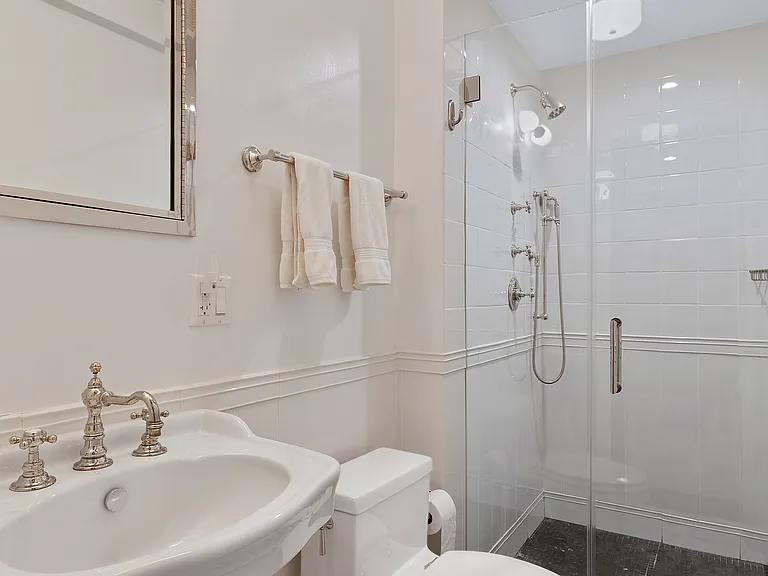 140 Riverside Dr #8H — Photo 10