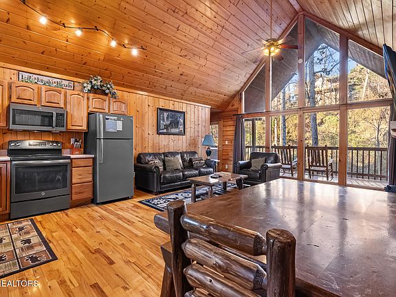 3rd image of 1509 Bears Den Way