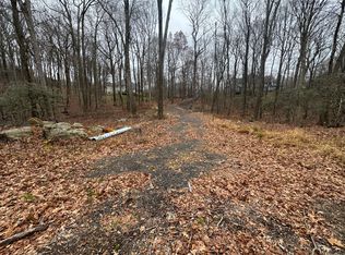 31 Oak Ridge Drive, Newtown, CT 06470